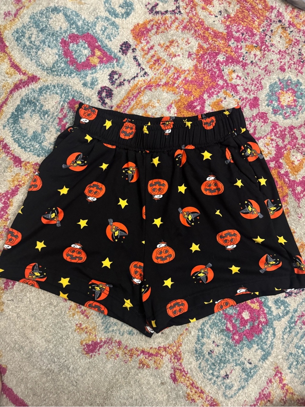 Peanuts Snoopy and Woodstock Black Halloween Pumpkin & Star Print Women’s PJs
